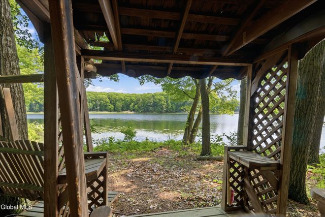 29 Stony Brook Drive, Rexford, NY 12148