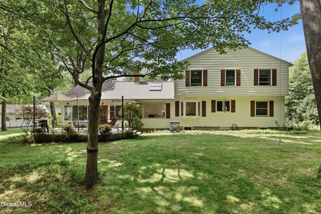 29 Stony Brook Drive, Rexford, NY 12148