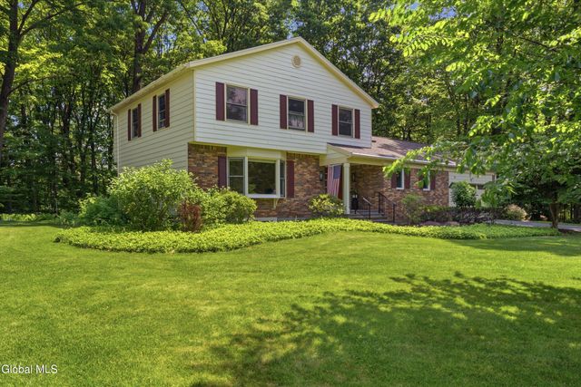 29 Stony Brook Drive, Rexford, NY 12148