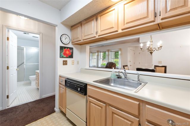 5 Spruce Ridge Drive, Fishkill, NY 12524