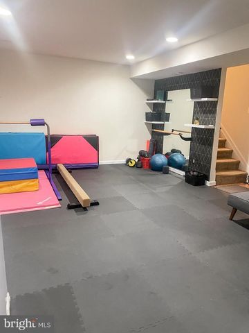 9353 COUGAR CT, Manassas Park, VA 20111