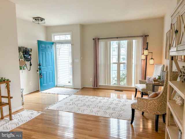 9353 COUGAR CT, Manassas Park, VA 20111