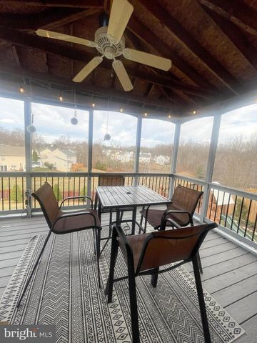 9353 COUGAR CT, Manassas Park, VA 20111