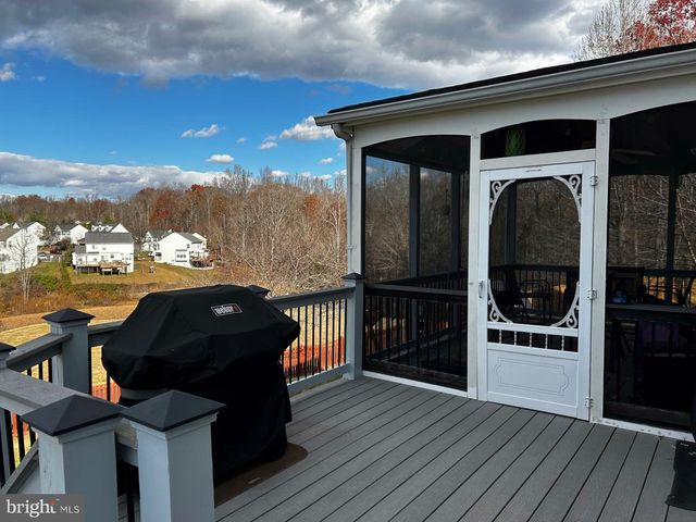 9353 COUGAR CT, Manassas Park, VA 20111