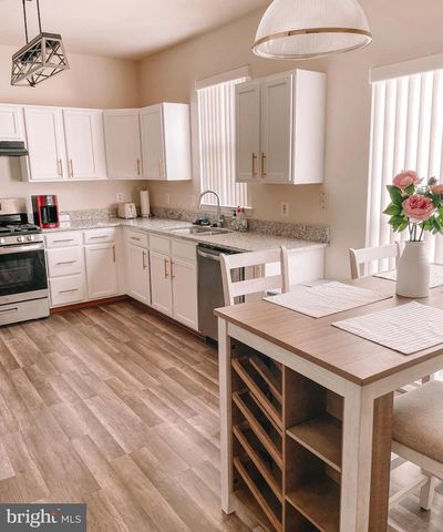 9353 COUGAR CT, Manassas Park, VA 20111