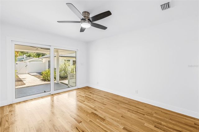 348 11TH AVENUE NE, St Petersburg, FL 33701