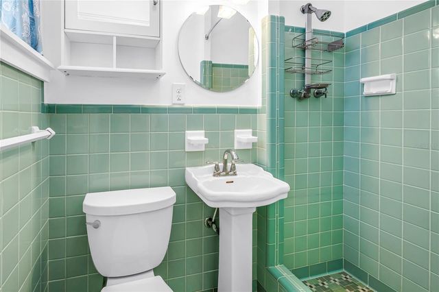 348 11TH AVENUE NE, St Petersburg, FL 33701