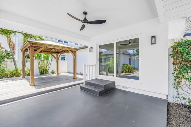 348 11TH AVENUE NE, St Petersburg, FL 33701