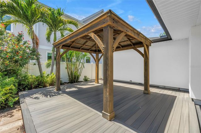 348 11TH AVENUE NE, St Petersburg, FL 33701