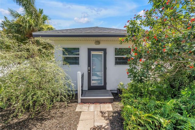 348 11TH AVENUE NE, St Petersburg, FL 33701