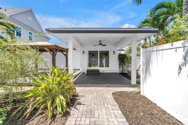 348 11TH AVENUE NE, St Petersburg, FL 33701