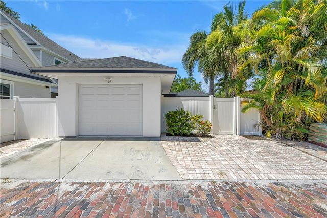 348 11TH AVENUE NE, St Petersburg, FL 33701