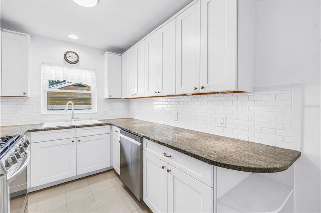 348 11TH AVENUE NE, St Petersburg, FL 33701