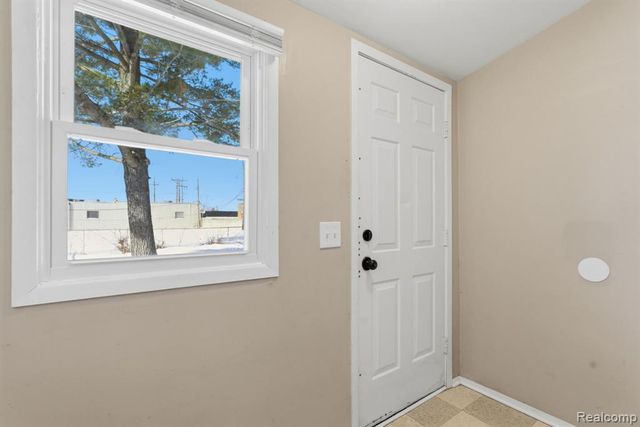 6765 Lozier Avenue, Warren, MI 48091