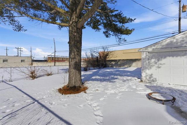 6765 Lozier Avenue, Warren, MI 48091