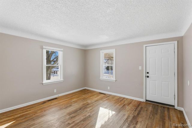 6765 Lozier Avenue, Warren, MI 48091