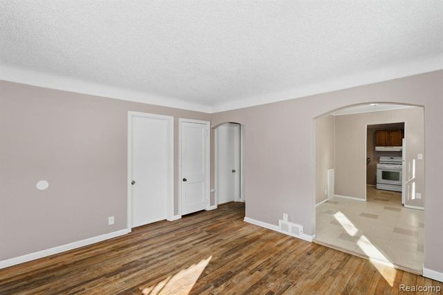 6765 Lozier Avenue, Warren, MI 48091