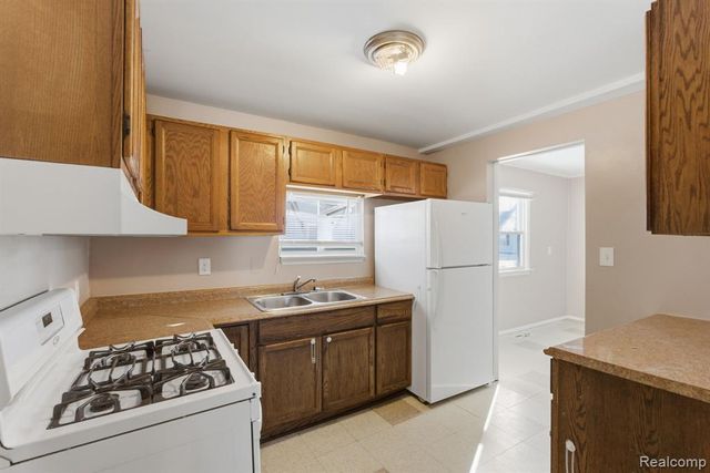 6765 Lozier Avenue, Warren, MI 48091