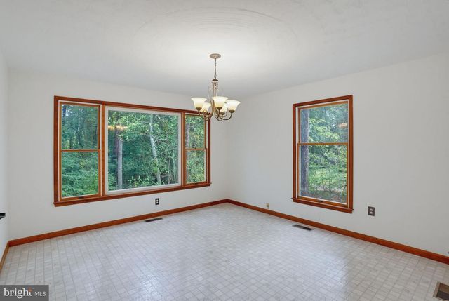 17 S SHORE DR, Lincoln, DE 19960
