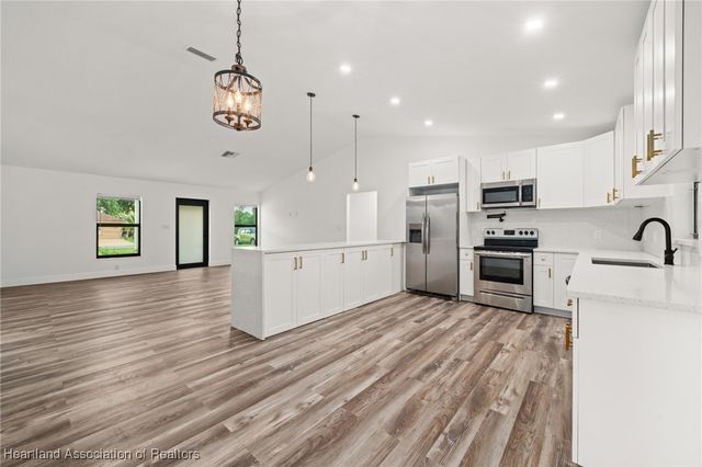 111 Blue Moon Avenue, Lake Placid, FL 33852