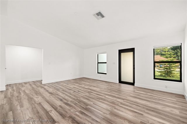 111 Blue Moon Avenue, Lake Placid, FL 33852