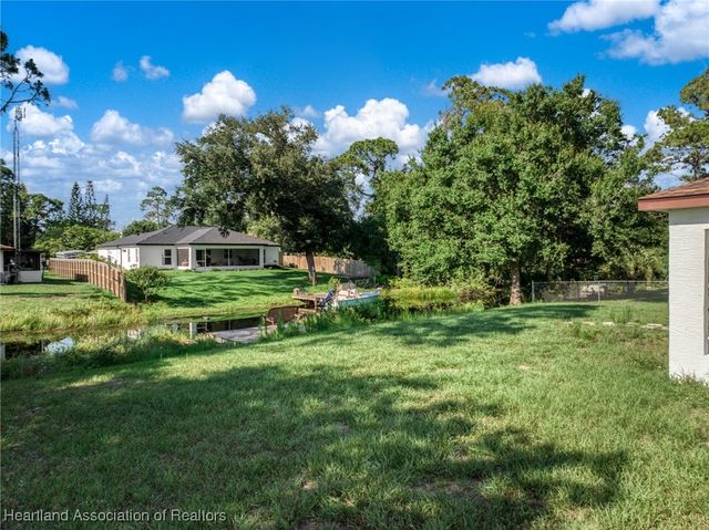 111 Blue Moon Avenue, Lake Placid, FL 33852