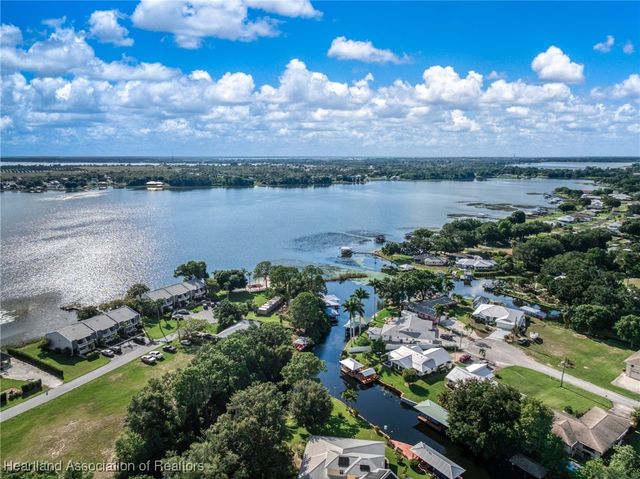 111 Blue Moon Avenue, Lake Placid, FL 33852