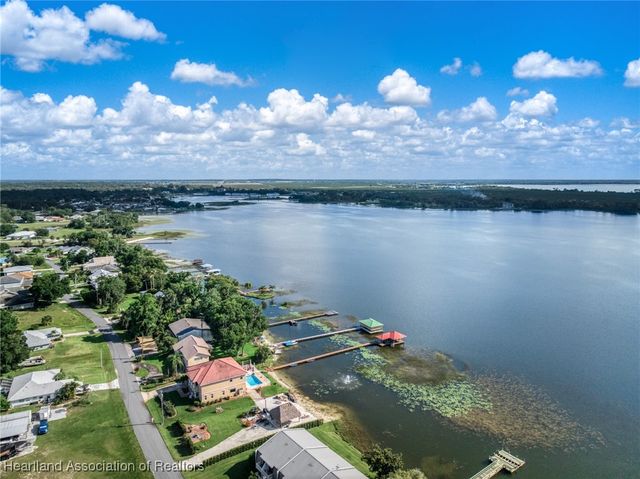 111 Blue Moon Avenue, Lake Placid, FL 33852