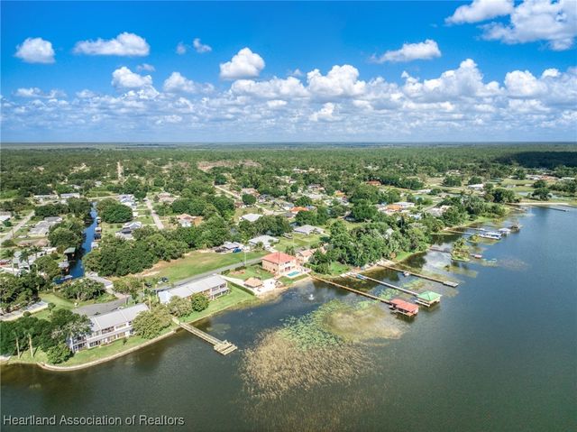 111 Blue Moon Avenue, Lake Placid, FL 33852