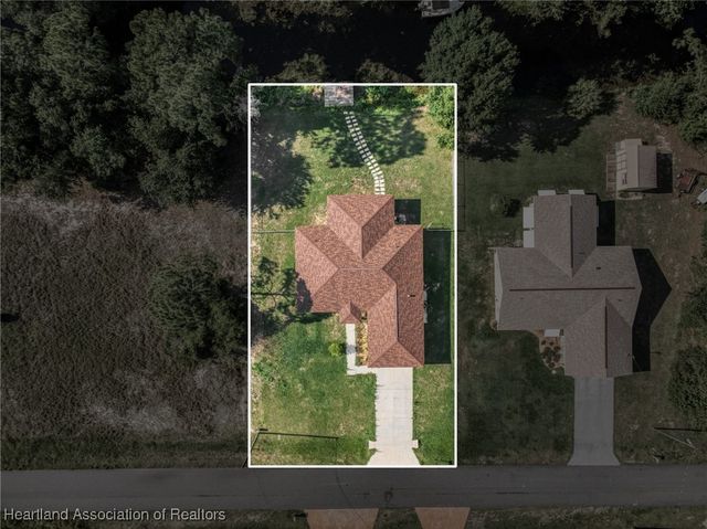 111 Blue Moon Avenue, Lake Placid, FL 33852