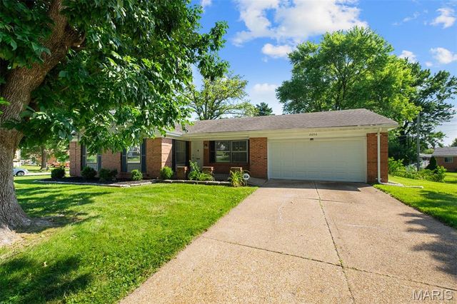 2050 Trotter Way, Florissant, MO 63033