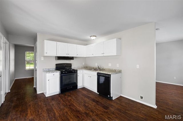 2050 Trotter Way, Florissant, MO 63033