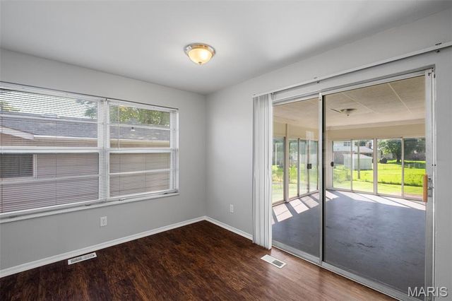 2050 Trotter Way, Florissant, MO 63033