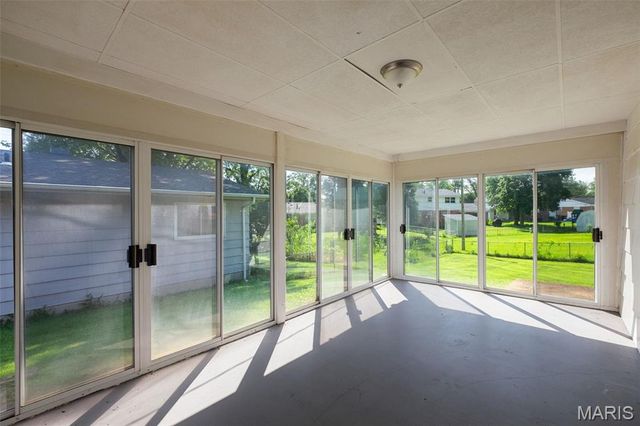 2050 Trotter Way, Florissant, MO 63033