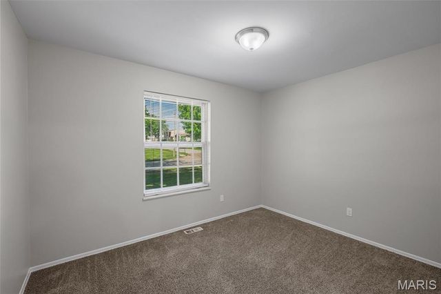 2050 Trotter Way, Florissant, MO 63033