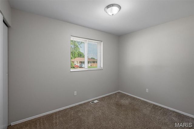 2050 Trotter Way, Florissant, MO 63033
