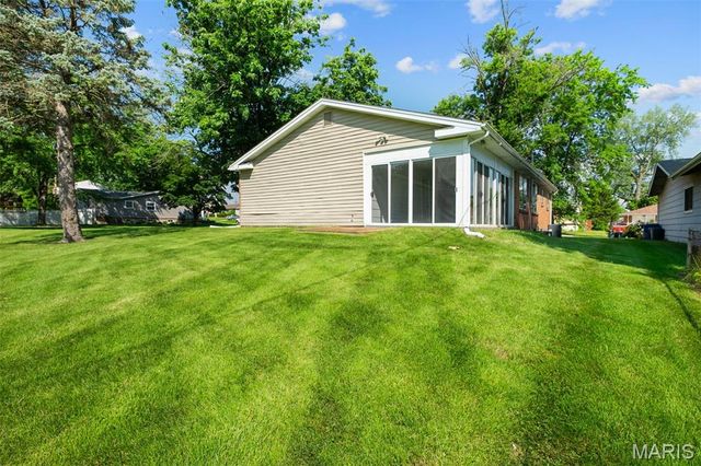 2050 Trotter Way, Florissant, MO 63033
