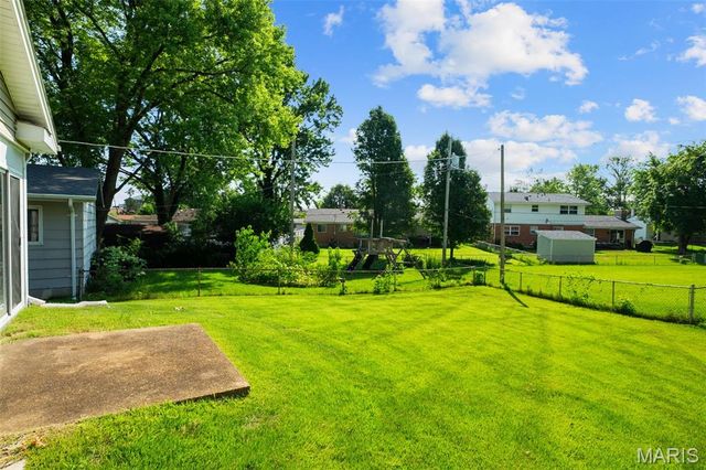2050 Trotter Way, Florissant, MO 63033