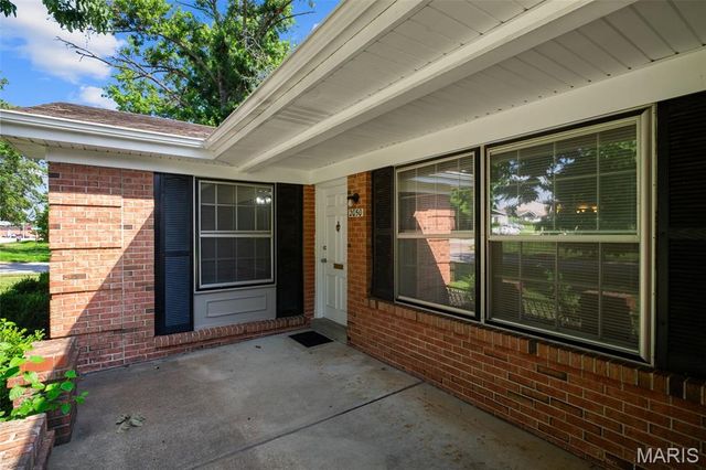 2050 Trotter Way, Florissant, MO 63033