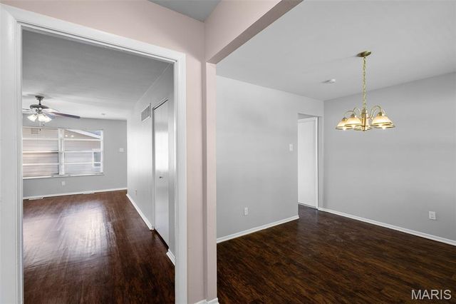 2050 Trotter Way, Florissant, MO 63033