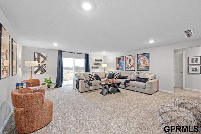 18502 Portal Street, Gretna, NE 68136