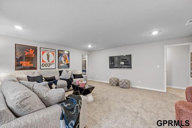18502 Portal Street, Gretna, NE 68136