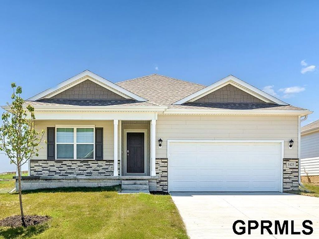 18502 Portal Street, Gretna, NE 68136