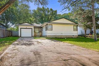 1214 Helen St, Augusta, KS 67010