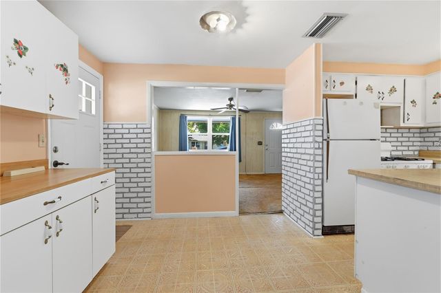 2456 KIMBERLY DRIVE, Deltona, FL 32738