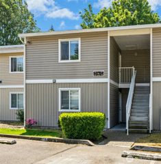 12513 NE 130th Way #C204, Kirkland, WA 98034