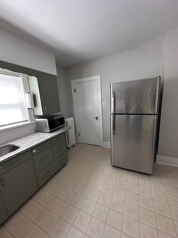 719 Taylor Street UPPER, Joliet, IL 60435