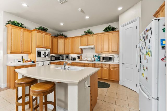 2109 Osprey Ct, Folsom, CA 95630
