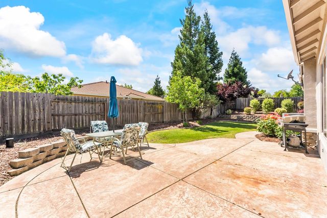 2109 Osprey Ct, Folsom, CA 95630