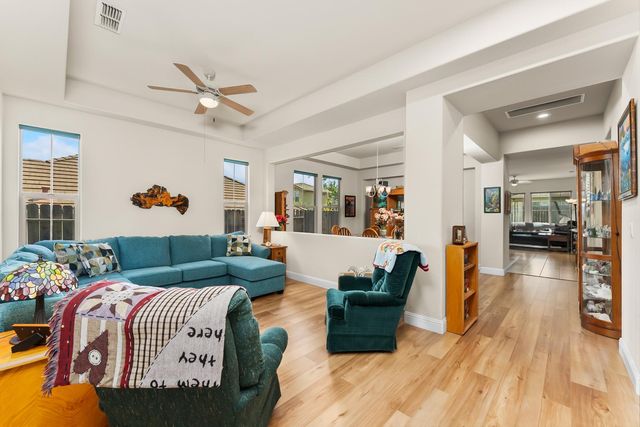 2109 Osprey Ct, Folsom, CA 95630